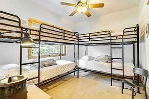 Cle Elum Lake Home w/ Hot Tub & Mountain Views