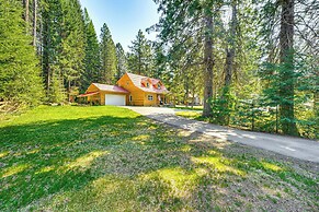 Cle Elum Lake Home w/ Hot Tub & Mountain Views