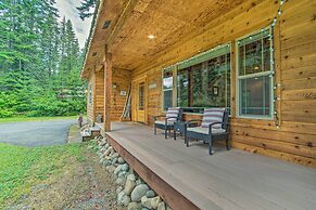 Cle Elum Lake Home w/ Hot Tub & Mountain Views