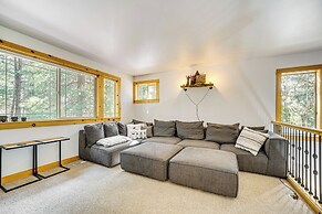 Cle Elum Lake Home w/ Hot Tub & Mountain Views