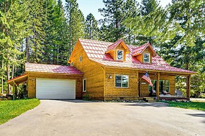 Cle Elum Lake Home w/ Hot Tub & Mountain Views