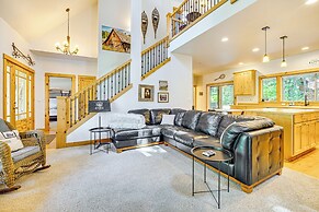 Cle Elum Lake Home w/ Hot Tub & Mountain Views