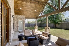 Chic Texas Abode w/ Patio & Fenced-in Yard!