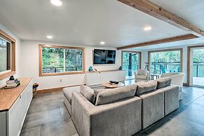 Dreamy Bayfront Cabin w/ View, Dock & Kayaks