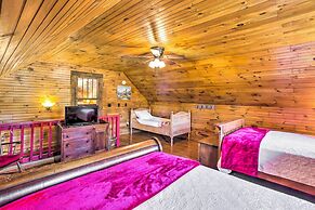 Lovely Flat Rock Cabin From 1905 w/ Fireplace