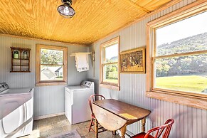 Lovely Flat Rock Cabin From 1905 w/ Fireplace