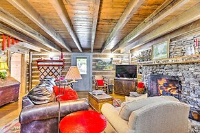 Lovely Flat Rock Cabin From 1905 w/ Fireplace