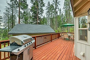 4 Mi to Pine Lake: Hathaway Pines Cabin w/ Deck