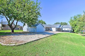 Spacious Granbury Home w/ Lakefront Outdoor Oasis!