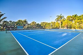 Bright St Petersburg Home w/ Pergola & Garden