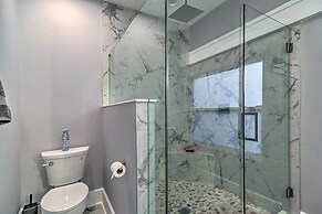 Bright St Petersburg Home w/ Pergola & Garden