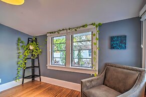 Bright St Petersburg Home w/ Pergola & Garden