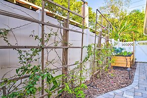 Bright St Petersburg Home w/ Pergola & Garden