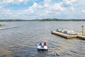 Shared Dock & Lake Access: Daingerfield Tiny Home