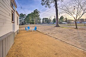 Shared Dock & Lake Access: Daingerfield Tiny Home