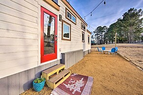 Shared Dock & Lake Access: Daingerfield Tiny Home