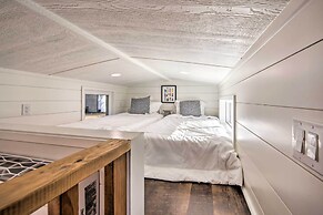 Shared Dock & Lake Access: Daingerfield Tiny Home
