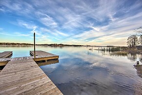 Shared Dock & Lake Access: Daingerfield Tiny Home