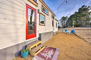 Shared Dock & Lake Access: Daingerfield Tiny Home