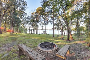 Lakefront Crockett Cabin w/ Boathouse & Kayaks!