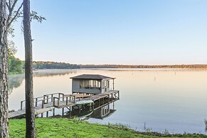 Lakefront Crockett Cabin w/ Boathouse & Kayaks!