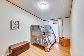 Lakefront Crockett Cabin w/ Boathouse & Kayaks!