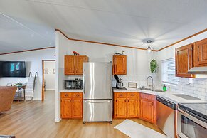 Lakefront Crockett Cabin w/ Boathouse & Kayaks!