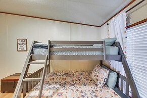 Lakefront Crockett Cabin w/ Boathouse & Kayaks!