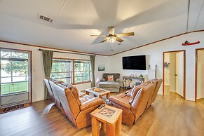 Lakefront Crockett Cabin w/ Boathouse & Kayaks!