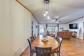 Lakefront Crockett Cabin w/ Boathouse & Kayaks!