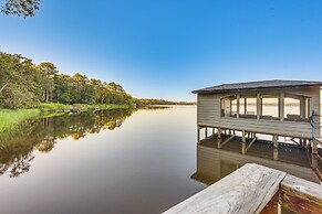 Lakefront Crockett Cabin w/ Boathouse & Kayaks!