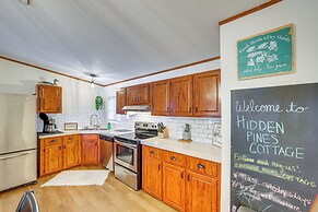 Lakefront Crockett Cabin w/ Boathouse & Kayaks!