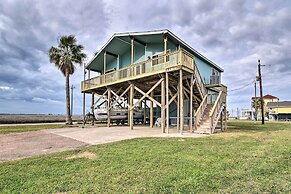 Freeport Home w/ Deck & Grill, Near Boat Ramp