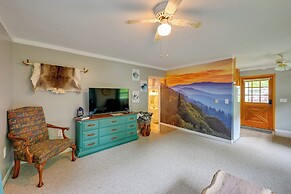 Cozy Bryson City Cabin Rental w/ Shared Yard