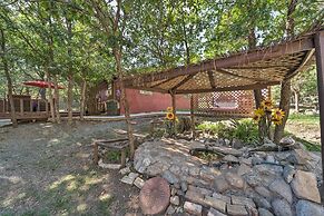 Pet-friendly Ruidoso Cabin w/ Hot Tub & Fire Pit