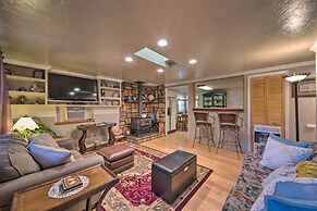 Pet-friendly Ruidoso Cabin w/ Hot Tub & Fire Pit