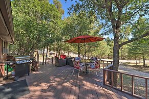 Pet-friendly Ruidoso Cabin w/ Hot Tub & Fire Pit
