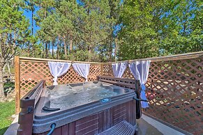 Pet-friendly Ruidoso Cabin w/ Hot Tub & Fire Pit