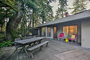 Spacious Hillsboro Home ~ 18 Mi to Portland!