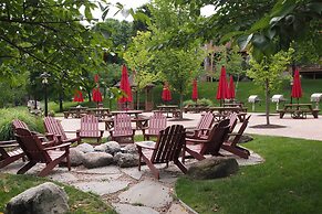 Spacious Condo w/ View < 1 Mi to Mtn Creek Resort!