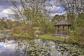 Spacious Condo w/ View < 1 Mi to Mtn Creek Resort!