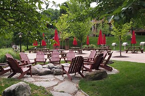 Spacious Condo w/ View < 1 Mi to Mtn Creek Resort!