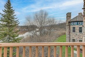 Spacious Condo w/ View < 1 Mi to Mtn Creek Resort!