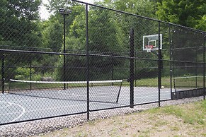 Spacious Condo w/ View < 1 Mi to Mtn Creek Resort!