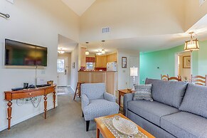 Spacious Condo w/ View < 1 Mi to Mtn Creek Resort!