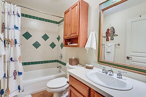 Spacious Condo w/ View < 1 Mi to Mtn Creek Resort!