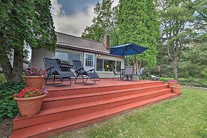 7 Mi to Nubs Nob: Lakefront Abode w/ Fire Pit!