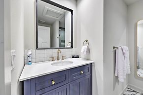 Modern Bentonville Home: Mountain Biker's Paradise