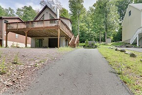 Large Deck + Resort Amenities: Lake Ariel Retreat