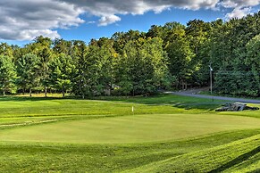 Large Deck + Resort Amenities: Lake Ariel Retreat